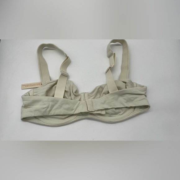 SKIMS Cream Underwire Bra with Adjustable Straps - Picture 3 of 3